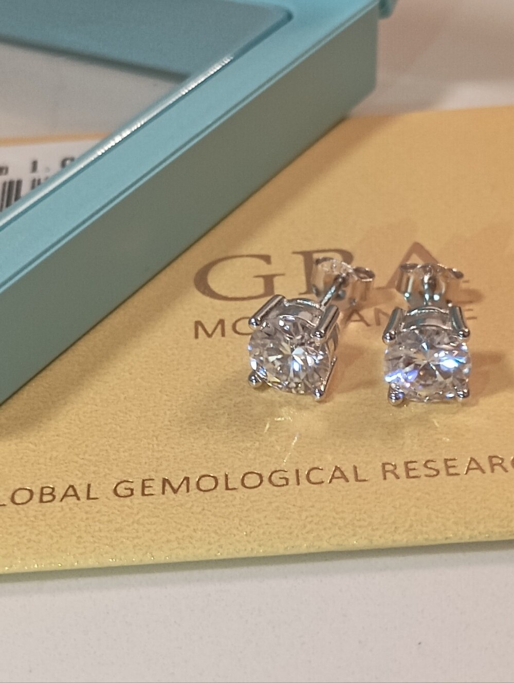 2CT Moissanite Prong Studs Earrings Real 925 Silver 18k G/P GRA Certificate💎 - Picture 3 of 8